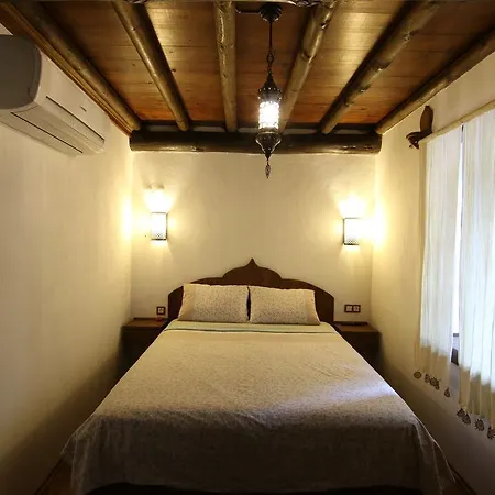 Δωμάτια σε οικογενειακή κατοικία Yeni Gelin Evi *