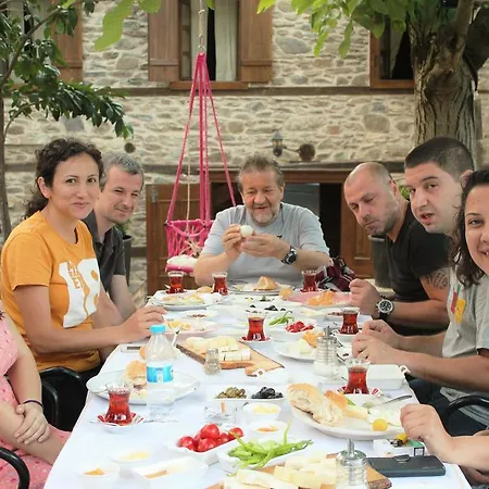 Yeni Gelin Evi Проживание в семье Бирги